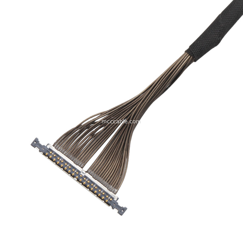 32 Pin Micro Coaxial Cable 0.3mm Pitch 20496-032T-40 Lvds Cable สําหรับ Drone เครื่องเชื่อม 32P