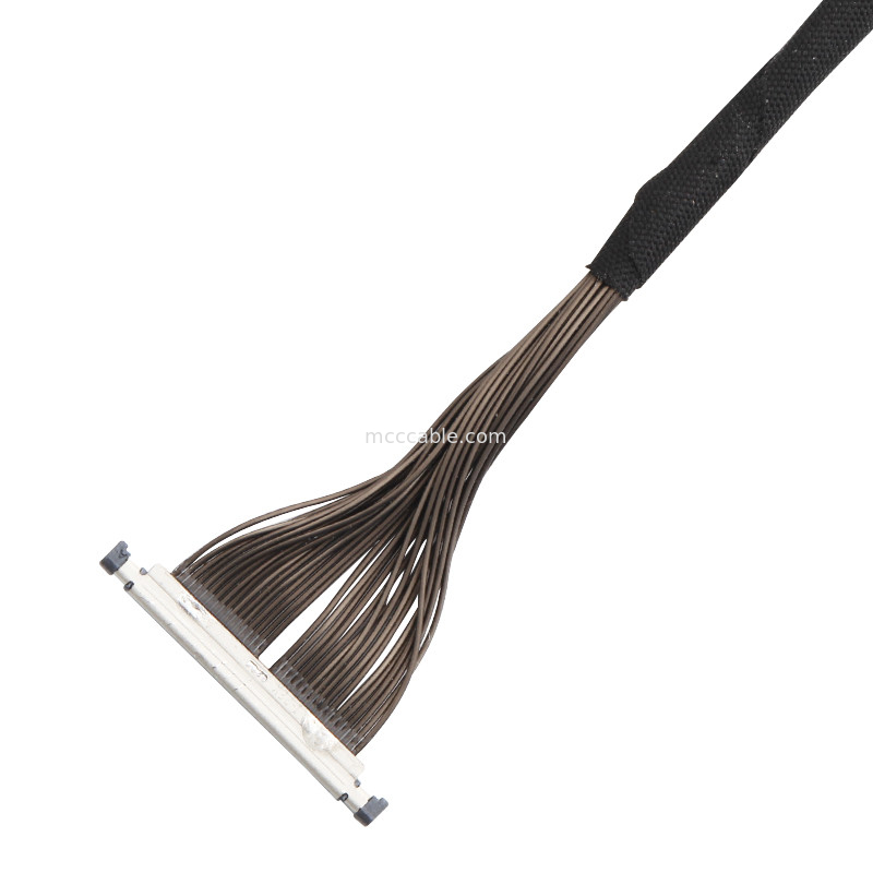 32 Pin Micro Coaxial Cable 0.3mm Pitch 20496-032T-40 Lvds Cable สําหรับ Drone เครื่องเชื่อม 32P